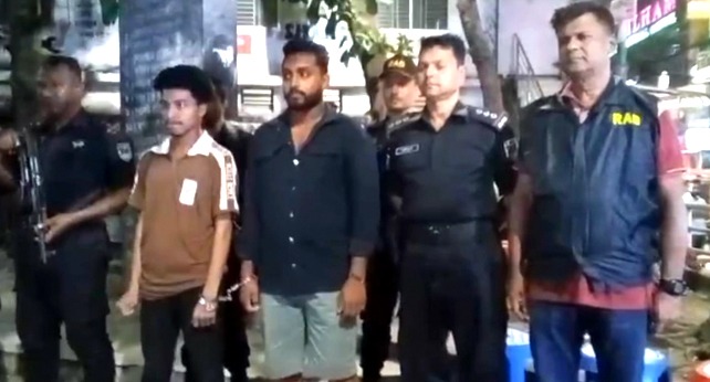 চাষাড়ায় র‍্যাব-১১’র অভিযানে দুই অনলাইন জুয়ারী আটক