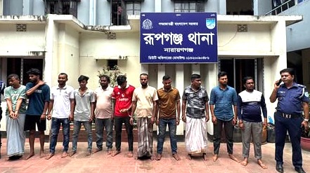 রূপগঞ্জে অস্ত্র মামলার আসামীকে ছিনিয়ে নিতে পুলিশের উপর হামলা,ওসিসহ ৭ জন আহত,গ্রেফতার-১২