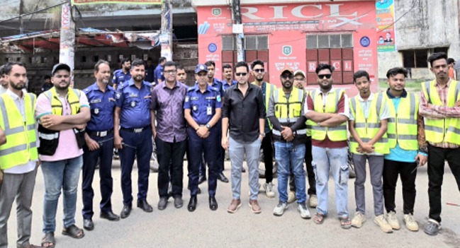 শহরের যানজট নিরসনে এবার মাঠে বিকেএমইএ-চেম্বার-মডেল গ্রুপের স্বেচ্ছাসেবীরা