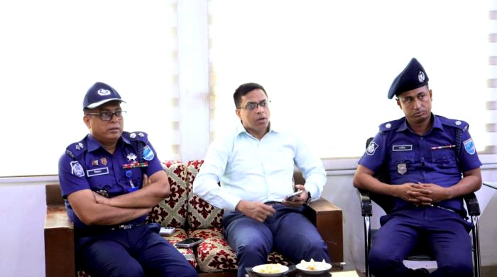 ফতুল্লায় ৬ বছরের শিশু ধর্ষণ,এই মামলায় সর্বোচ্চ আইনি ব্যবস্থা নেওয়া হবে : ডিসি