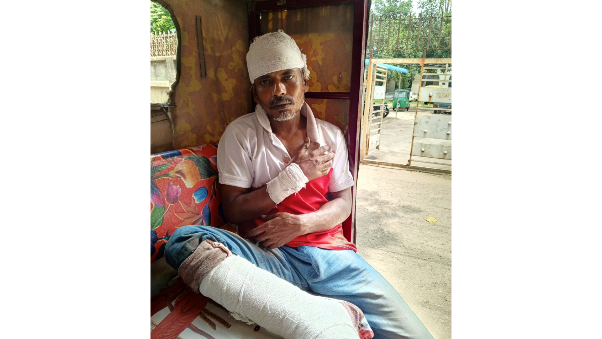 বন্দরে গভীর রাতে চালককে কুপিয়ে অটো ছিনতাই,থানায় অভিযোগ 