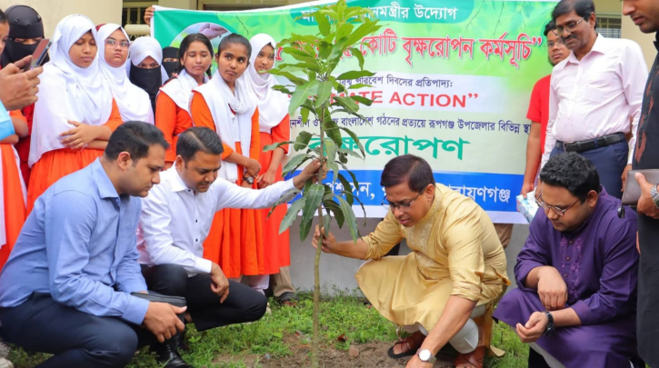 বেশি বেশি গাছ লাগানো এবং গাছের পরিচর্যায় এগিয়ে আসার আহ্বান জেলা প্রশাসকের
