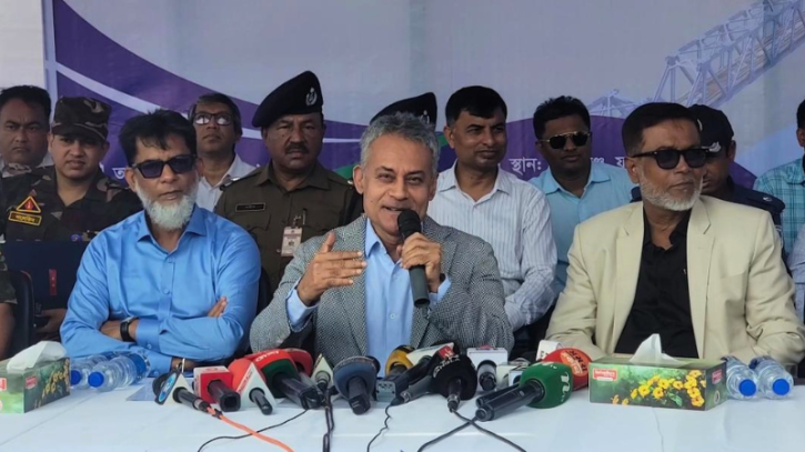 রেলসেতুর নিচের মাটি প্রয়োজনেই কাটা হয়েছে, ঝুঁকি নেই: রেলমন্ত্রী