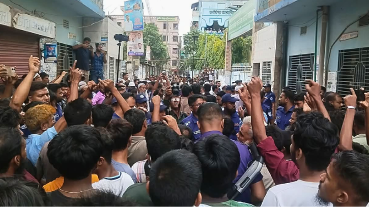 দেওভোগ মাদ্রাসায় উত্তেজনা, ম্যানেজিং কমিটি অবরুদ্ধ