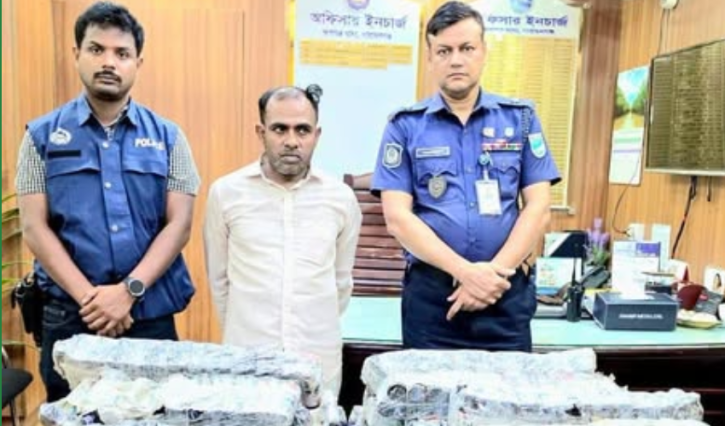 রূপগঞ্জে ১,১০৭ বোতল এসকাফ সিরাপসহ মাদক ব্যবসায়ী গ্রেপ্তার