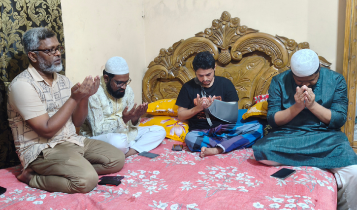 দুর্ঘটনায় আহত সাংবাদিকের বাড়িতে জামায়াত নেতারা