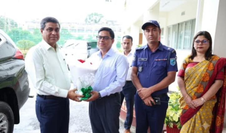 উন্নয়ন ও জনসেবায় সমন্বিতভাবে কাজের নির্দেশ বিভাগীয় কমিশনারের