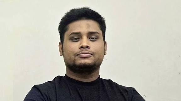 স্বরাষ্ট্রমন্ত্রী সীমান্ত হত্যাকে বৈধতা দিয়েছেন: হাসনাত