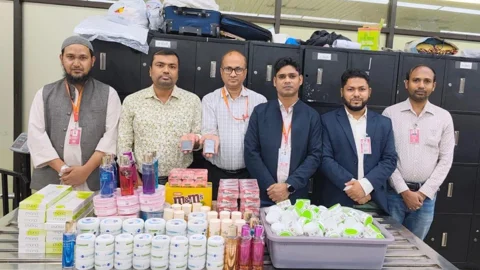 শাহজালালে চার দিনে প্রায় পৌনে ৩ কোটি টাকার স্বর্ণ, মদ ও ওষুধ আটক