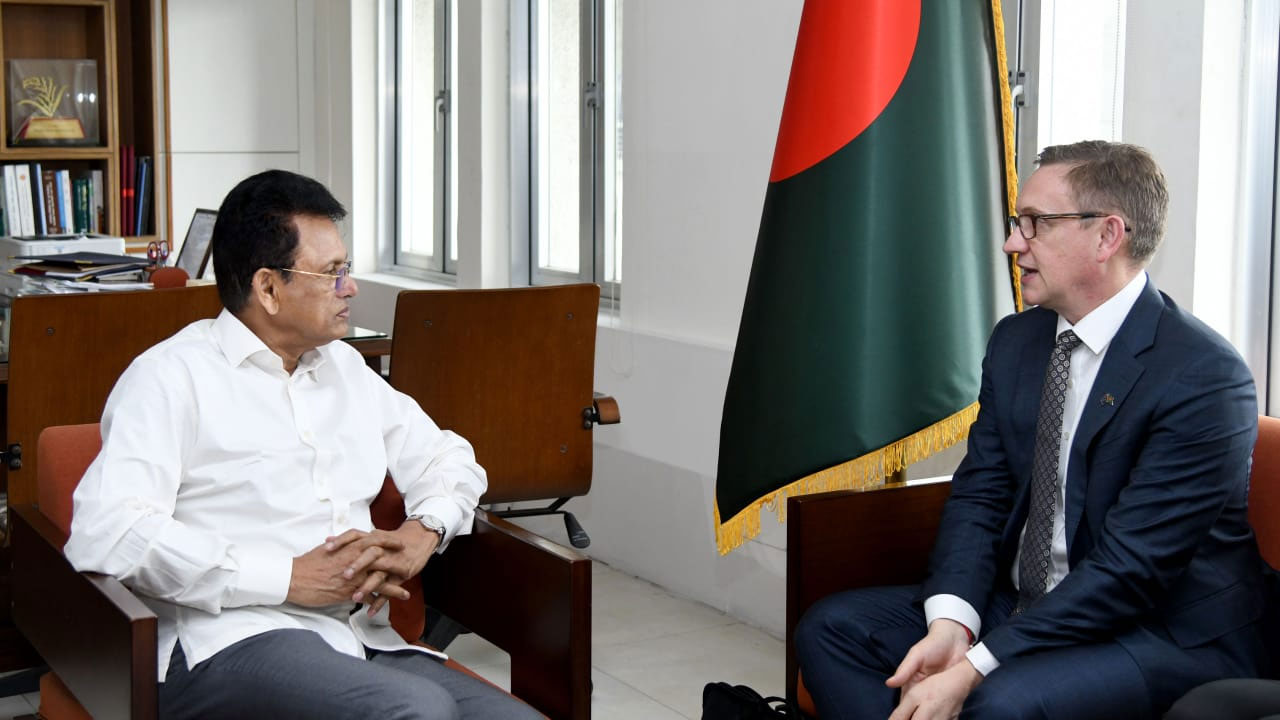 শিক্ষামন্ত্রীর সঙ্গে অস্ট্রেলিয়া ও চীনের প্রতিনিধিদলের সাক্ষাৎ