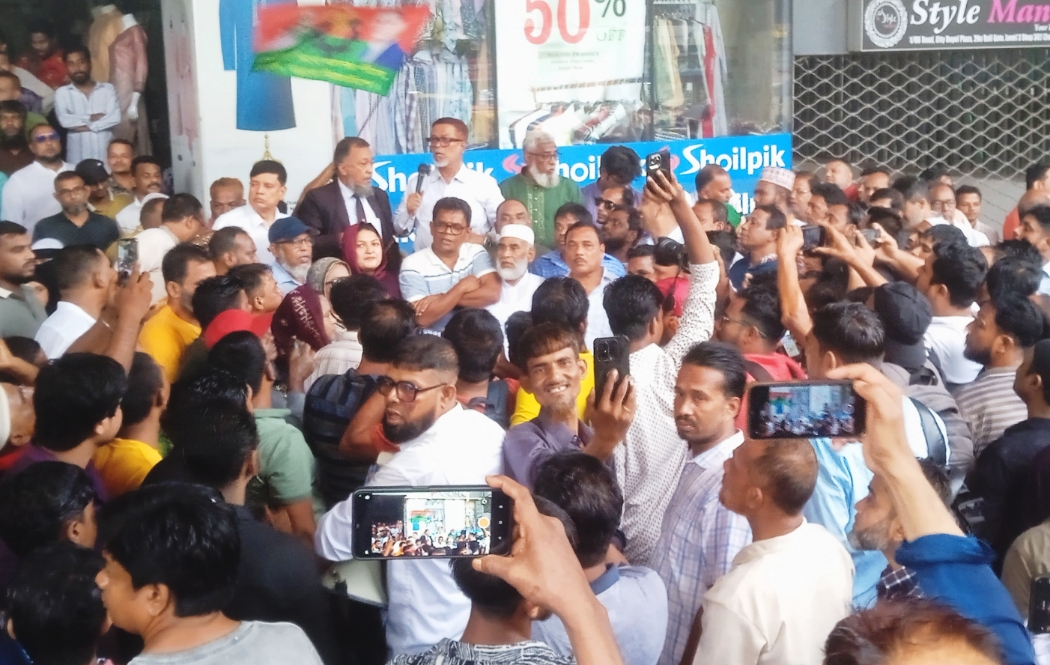 আমাদের নেতার বিরুদ্ধে কোন চক্রান্ত এ দেশে বাস্তবায়ন হতে দিবোনা – এড. সাখাওয়াত