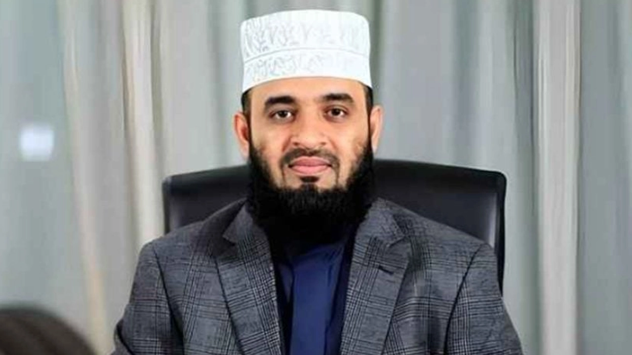 এবার বিদ্যুৎ বিল বাড়ার অভিযোগ করলেন আজহারি