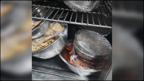 বাসি মাংস খেলেই ক্যানসার, নাকি অন্য কোনো বিপদ