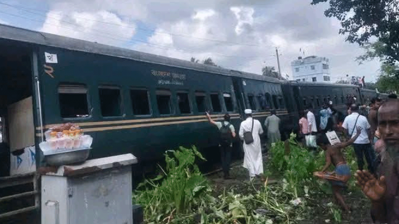 ৭ ঘণ্টা পর ঢাকা-ময়মনসিংহ রুটে ট্রেন চলাচল স্বাভাবিক
