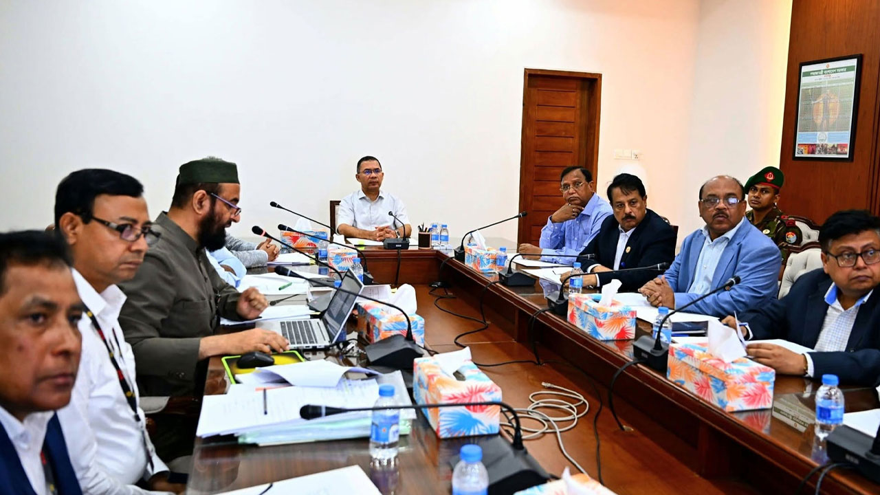 ঢাকার চারপাশে নৌপথ সচল করার নির্দেশ প্রধানমন্ত্রীর
