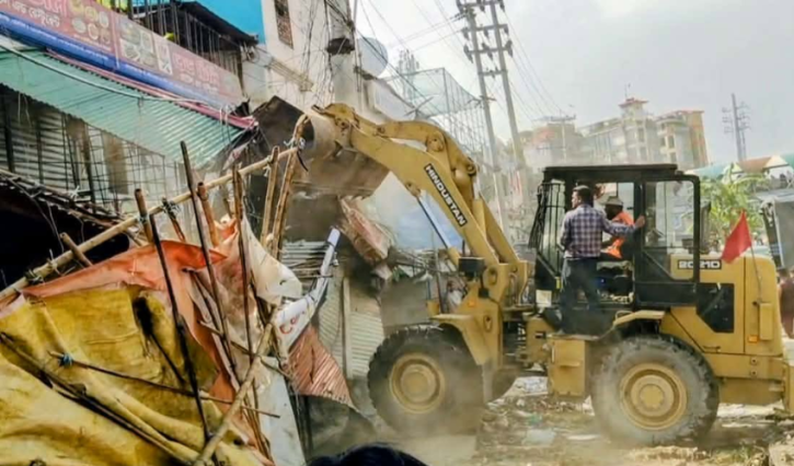 সোনারগাঁয়ে সওজের জায়গায় ৫ শতাধিক অবৈধ স্থাপনা উচ্ছেদ
