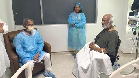মঈন খানকে দেখতে হাসপাতালে রাষ্ট্রপতি
