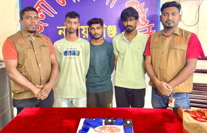 ফতুল্লা ও বন্দর থেকে দুই হাজার ইয়াবা ও ১০ কেজি গাঁজাসহ গ্রেপ্তার ৪
