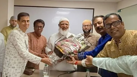 মিরপুর কেন্দ্রীয় মন্দিরের নেতৃবৃন্দের সঙ্গে বিরোধীদলীয় নেতার মতবিনিময়