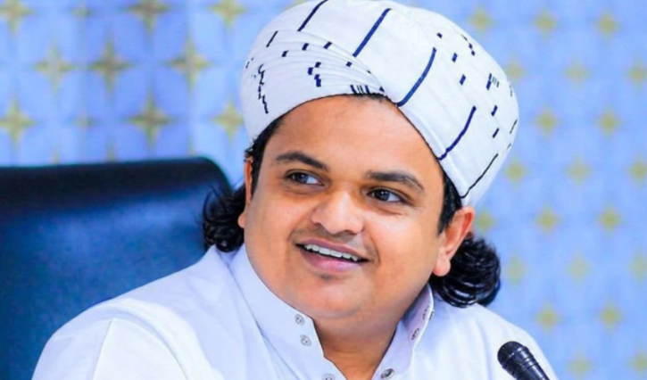 সোনারগাঁয়ে মহাসড়কে ডাকাতি দেখে গাড়ি ঘুরিয়ে বাঁচলেন ‘শিশু বক্তা’ মাদানী