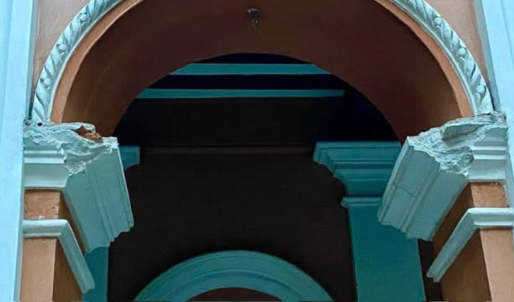 বিশেষজ্ঞ মূল্যায়ন ছাড়াই বড় সরদার বাড়ি মেরামতের অভিযোগ, কাজ স্থগিতের দাবি