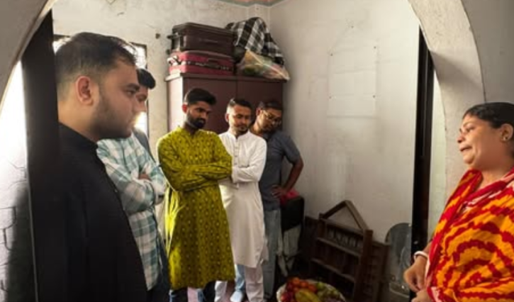 পূজা উপলক্ষে রিয়া গোপের পরিবারের সঙ্গে এনসিপি নেতাদের সাক্ষাৎ