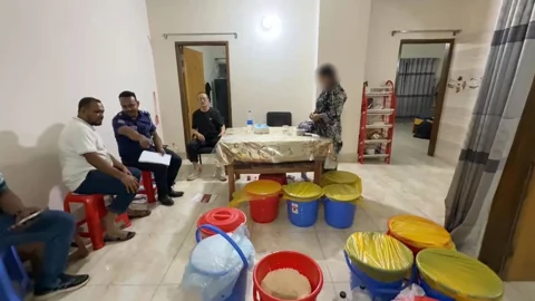 বিরোধ মেটাতে গিয়ে মদের কারখানার সন্ধান, নারীসহ চীনা নাগরিক গ্রেপ্তার